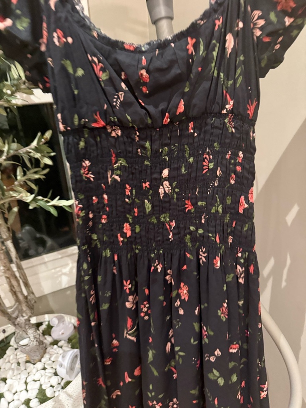 Reformation  Riva Shirred Midi Dress - Picture 5 of 7